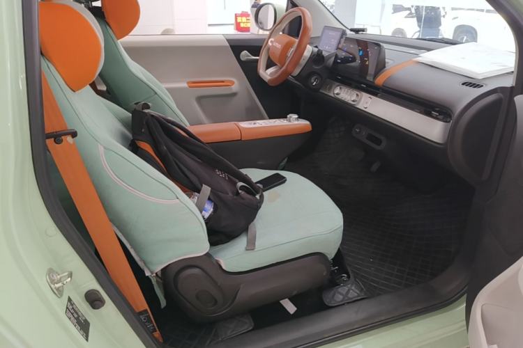 Used CHANGAN NEVO Lumin 2023 301km Honey Dew Edition Right Front Seat