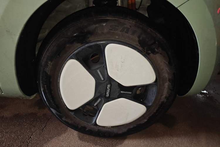 Used CHANGAN NEVO Lumin 2023 205km Xiangqin Version Right Front Wheel Hub
