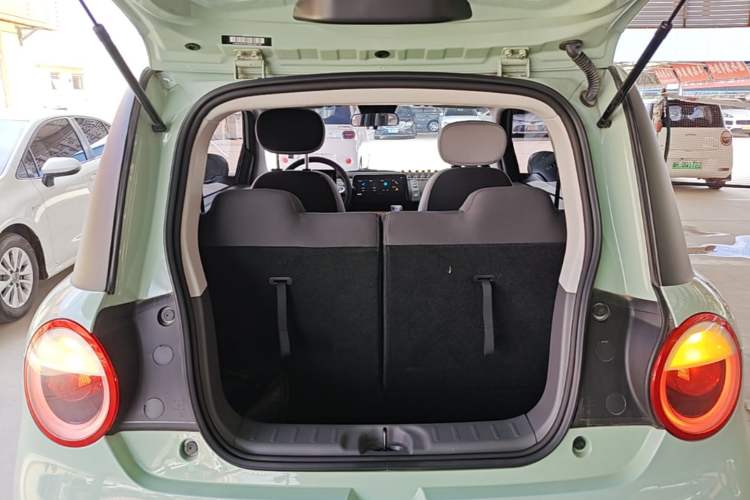 Used CHANGAN NEVO Lumin 2023 301km Honey Dew Edition Trunk