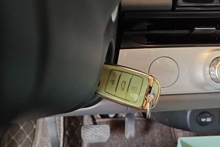 Used CHANGAN NEVO Lumin 2023 301km Honey Dew Edition Vehicle Key