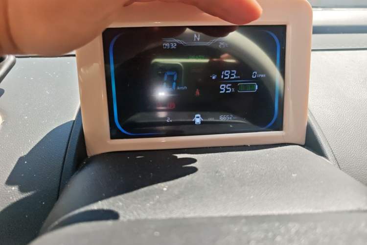 Used CHANGAN NEVO Lumin 2023 205km Xiangqin Version Odometer Close Up