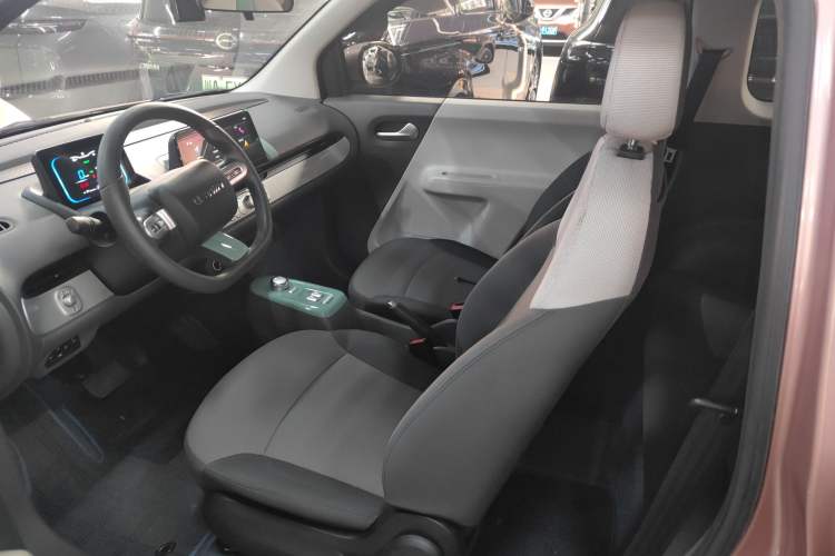 Used CHANGAN NEVO Lumin 2023 301km Honey Dew Edition Left Front Seat