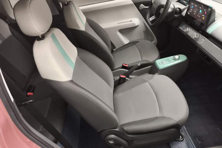 Used CHANGAN NEVO Lumin 2023 301km Honey Dew Edition Right Front Seat
