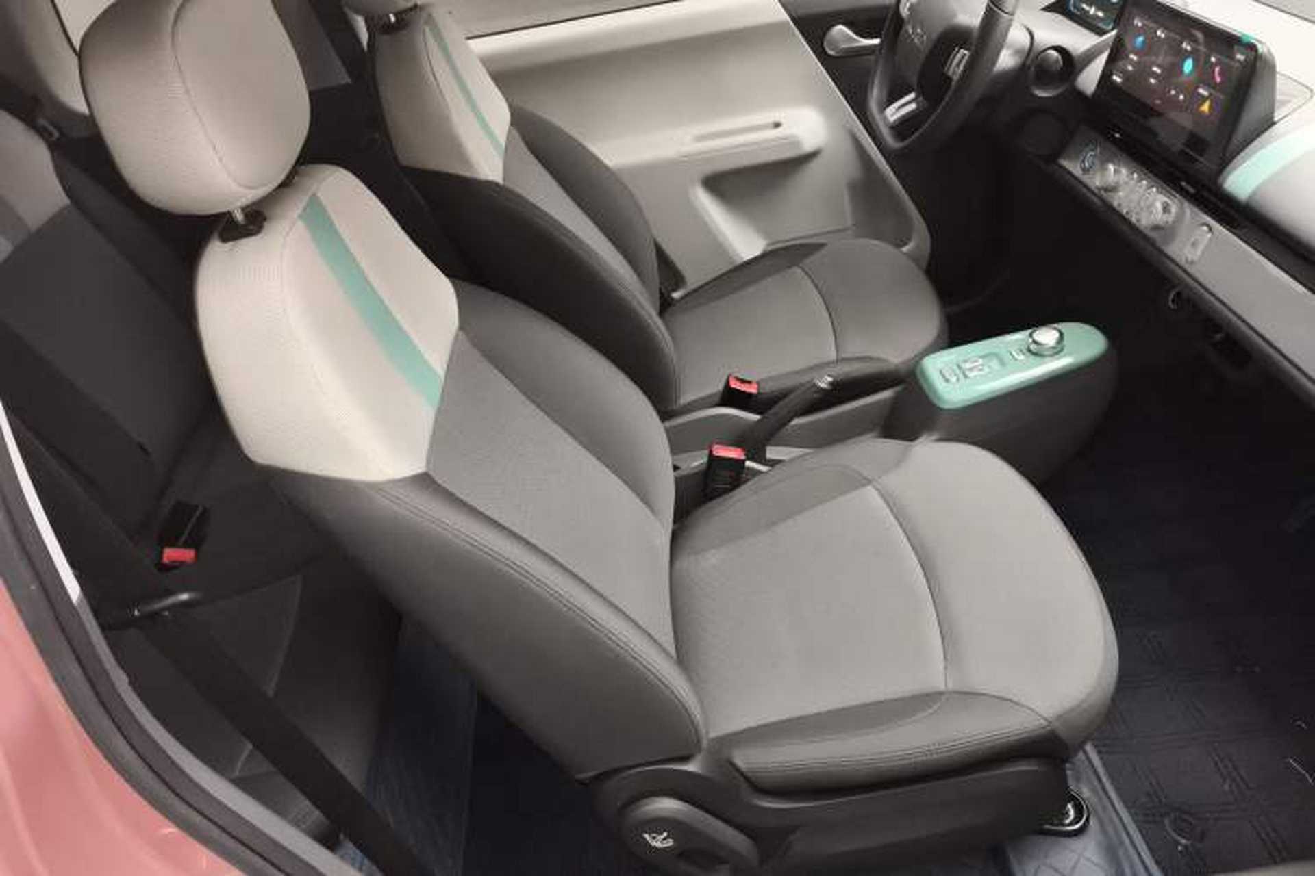 Used CHANGAN NEVO Lumin 2023 301km Honey Dew Edition Right Front Seat