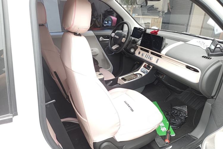 Used CHANGAN NEVO Lumin 2023 301km Honey Dew Edition Right Front Seat
