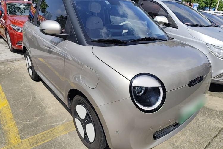 Used CHANGAN NEVO Lumin 2023 301km Honey Dew Edition Front Right 45 Deg