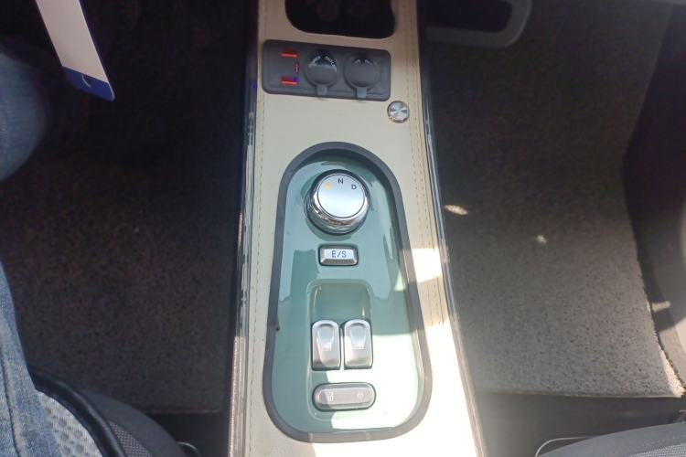 Used CHANGAN NEVO Lumin 2023 301km Honey Dew Edition Gear Lever