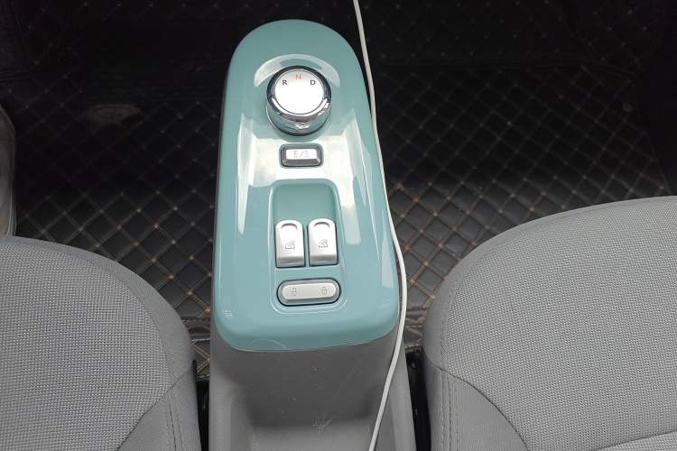 Used CHANGAN NEVO Lumin 2023 205km Xiangqin Version Gear Lever