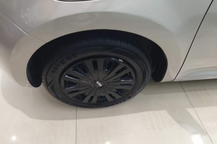 Used CHANGAN NEVO Lumin 2023 205km Xiangqin Version Left Front Wheel Hub