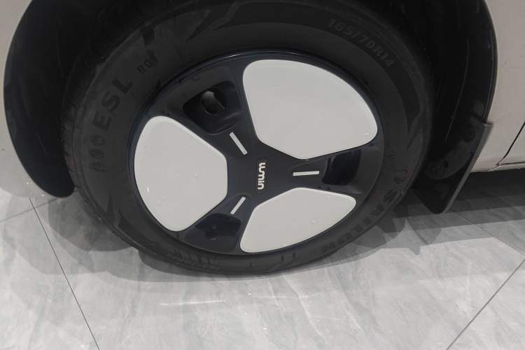 Used CHANGAN NEVO Lumin 2023 205km Xiangqin Version Left Front Wheel Hub