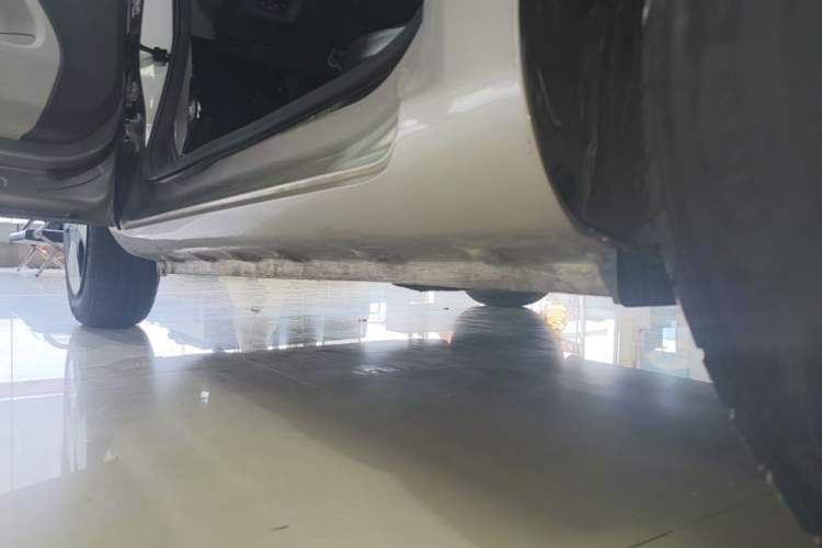 Used CHANGAN NEVO Lumin 2023 205km Xiangqin Version Left Side Sill