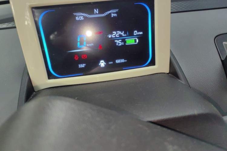 Used CHANGAN NEVO Lumin 2023 301km Honey Dew Edition Odometer Close Up