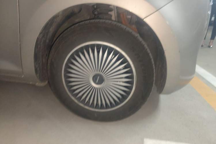 Used CHANGAN NEVO Lumin 2023 205km Xiangqin Version Right Front Wheel Hub