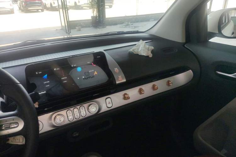 Used CHANGAN NEVO Lumin 2023 301km Honey Dew Edition Audio And AC Panel