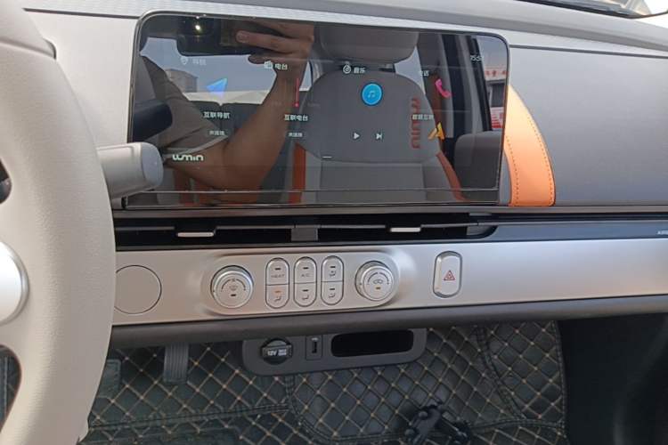 Used CHANGAN NEVO Lumin 2023 301km Honey Dew Edition Audio And AC Panel