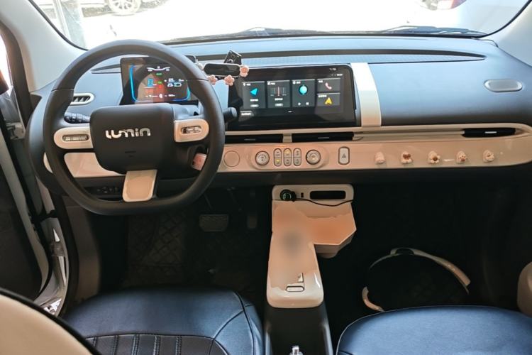 Used CHANGAN NEVO Lumin 2023 301km Honey Dew Edition Center Console
