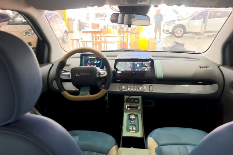 Used CHANGAN NEVO Lumin 2023 301km Honey Dew Edition Center Console
