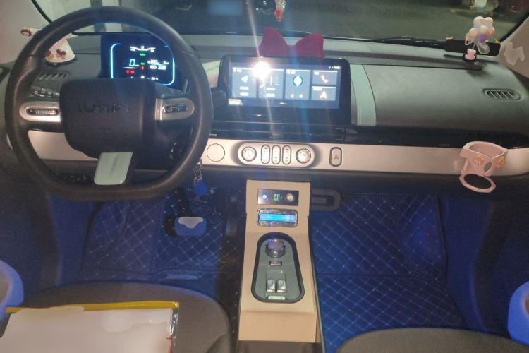 Used CHANGAN NEVO Lumin 2023 301km Honey Dew Edition Center Console