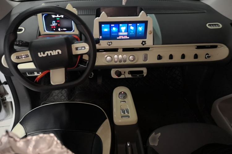 Used CHANGAN NEVO Lumin 2023 301km Honey Dew Edition Center Console