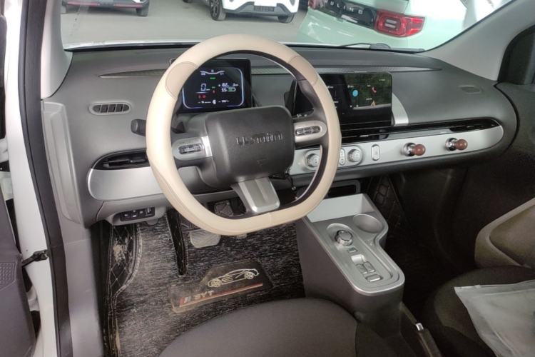Used CHANGAN NEVO Lumin 2023 301km Honey Dew Edition Center Console