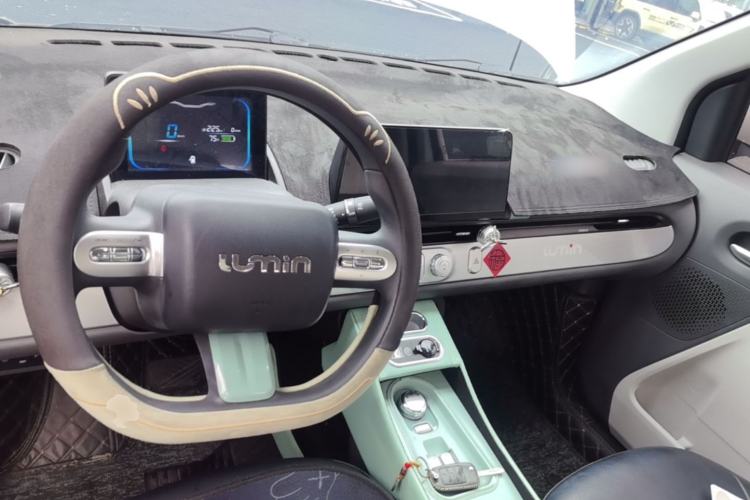 Used CHANGAN NEVO Lumin 2023 301km Honey Dew Edition Center Console