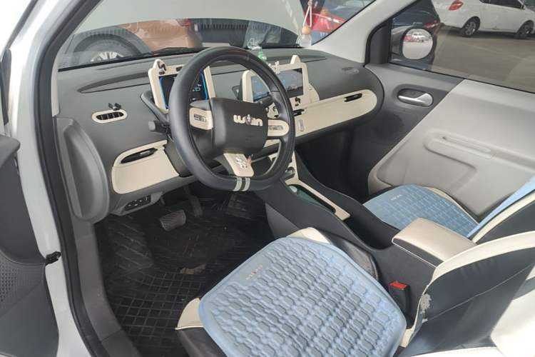 Used CHANGAN NEVO Lumin 2023 205km Xiangqin Version Center Console
