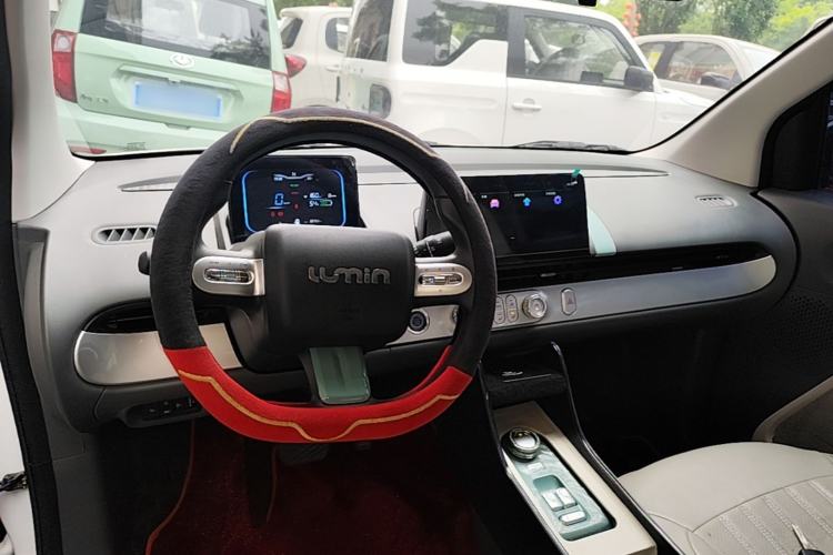 Used CHANGAN NEVO Lumin 2023 301km Honey Dew Edition Center Console