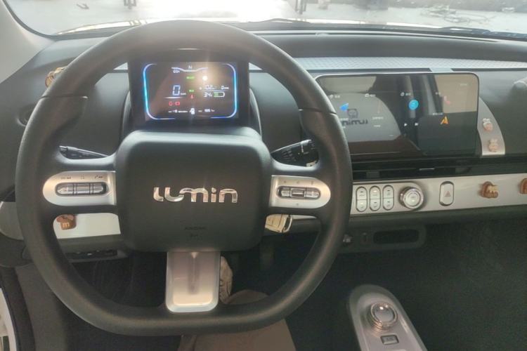 Used CHANGAN NEVO Lumin 2023 301km Honey Dew Edition Center Console