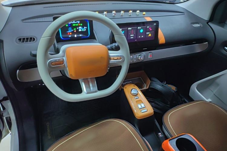 Used CHANGAN NEVO Lumin 2023 301km Honey Dew Edition Center Console