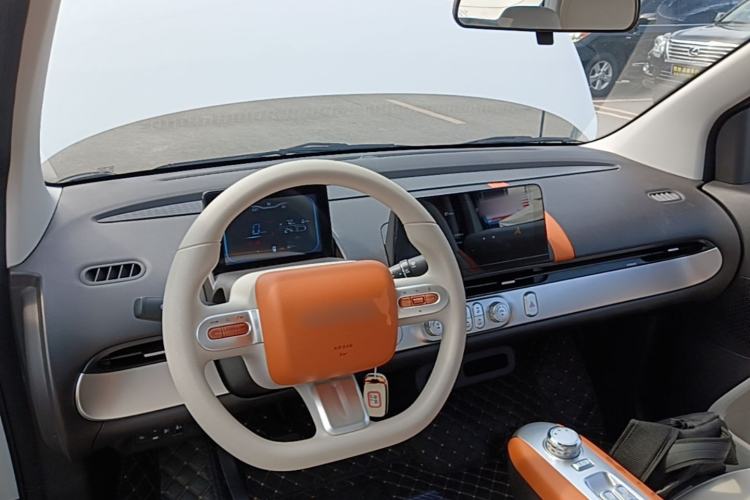 Used CHANGAN NEVO Lumin 2023 301km Honey Dew Edition Center Console