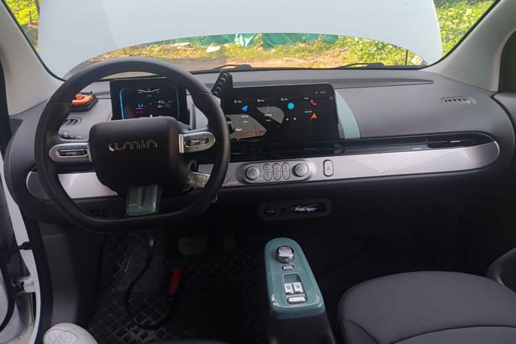 Used CHANGAN NEVO Lumin 2023 301km Honey Dew Edition Center Console