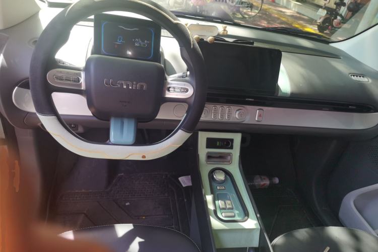 Used CHANGAN NEVO Lumin 2023 301km Honey Dew Edition Center Console