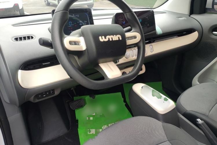 Used CHANGAN NEVO Lumin 2023 301km Honey Dew Edition Center Console