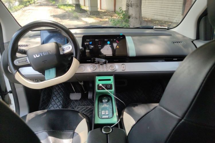 Used CHANGAN NEVO Lumin 2023 301km Honey Dew Edition Center Console