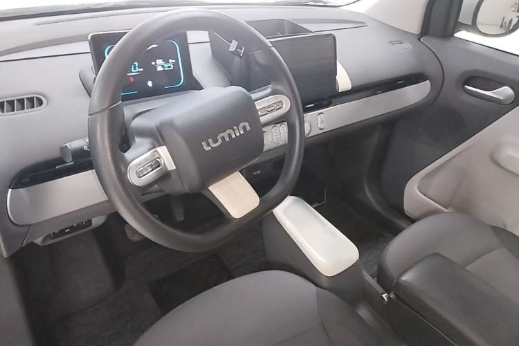 Used CHANGAN NEVO Lumin 2023 301km Honey Dew Edition Center Console