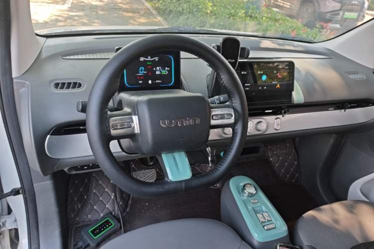 Used CHANGAN NEVO Lumin 2023 301km Honey Dew Edition Center Console