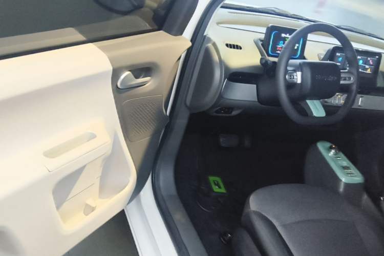 Used CHANGAN NEVO Lumin 2023 301km Honey Dew Edition Driver Seat
