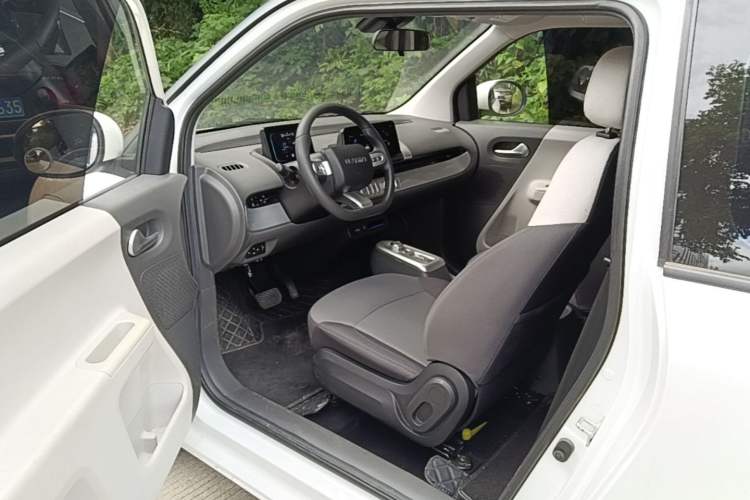 Used CHANGAN NEVO Lumin 2023 301km Honey Dew Edition Driver Seat
