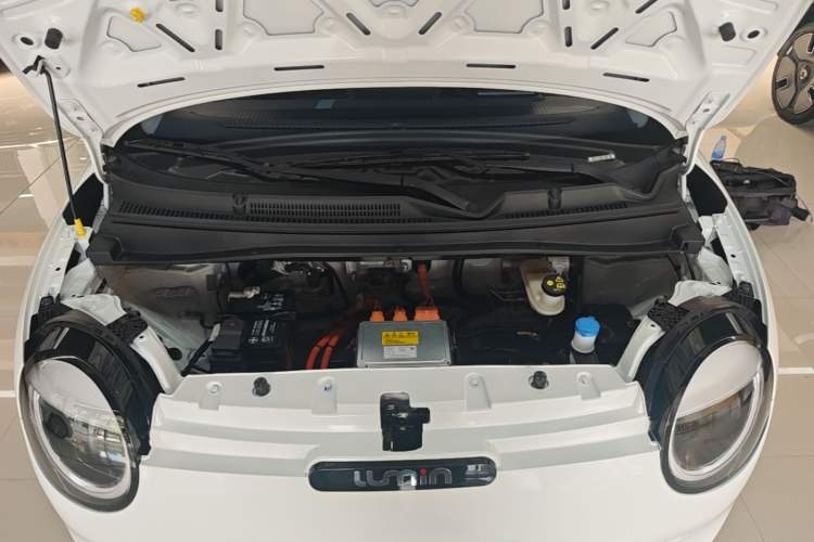 Used CHANGAN NEVO Lumin 2023 301km Honey Dew Edition Engine Bay
