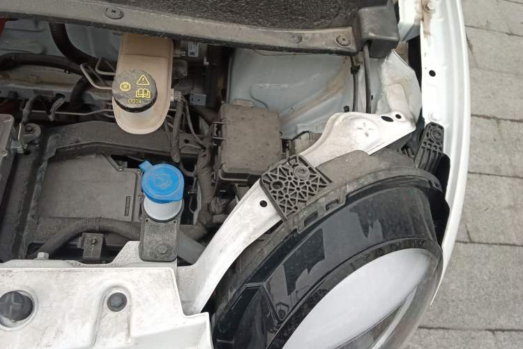 Used CHANGAN NEVO Lumin 2023 301km Honey Dew Edition Engine Bay Left