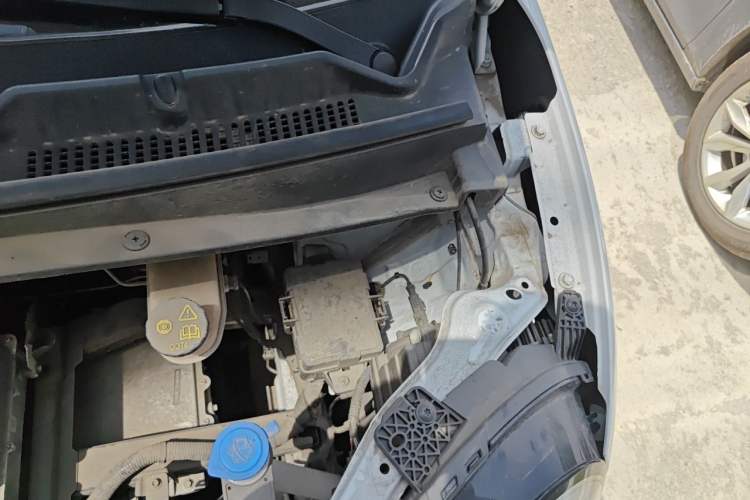 Used CHANGAN NEVO Lumin 2023 205km Xiangqin Version Engine Bay Left