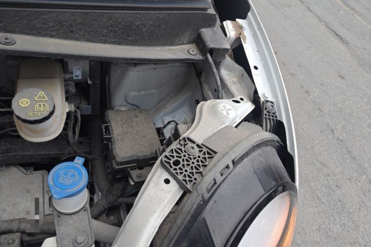 Used CHANGAN NEVO Lumin 2023 301km Honey Dew Edition Engine Bay Left
