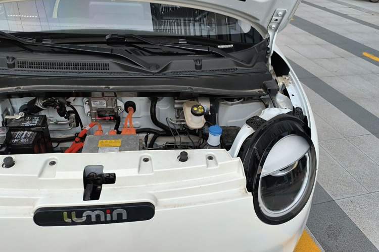 Used CHANGAN NEVO Lumin 2023 301km Honey Dew Edition Engine Bay Left