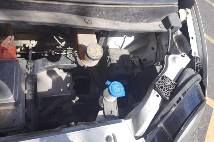 Used CHANGAN NEVO Lumin 2023 301km Honey Dew Edition Engine Bay Left