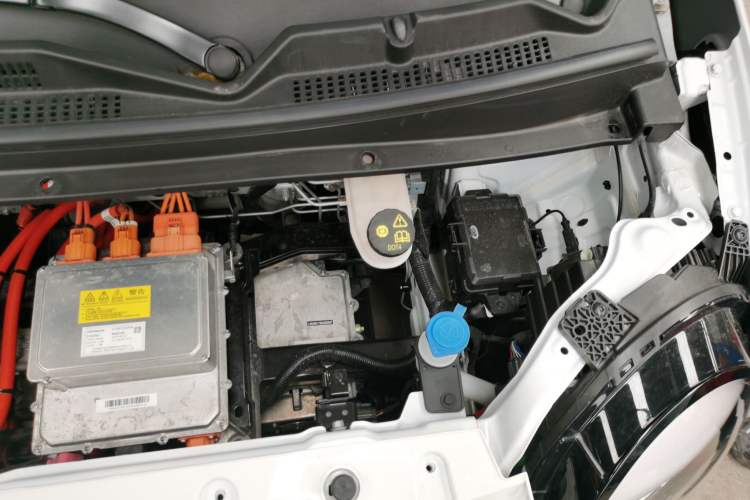 Used CHANGAN NEVO Lumin 2023 301km Honey Dew Edition Engine Bay Left