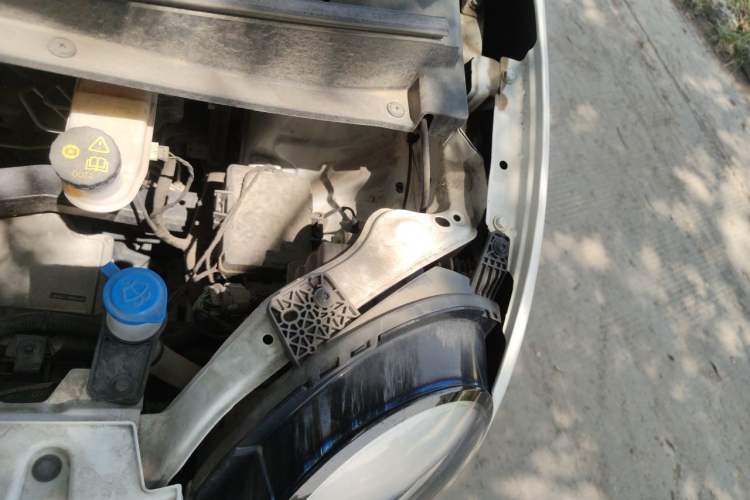 Used CHANGAN NEVO Lumin 2023 301km Honey Dew Edition Engine Bay Left