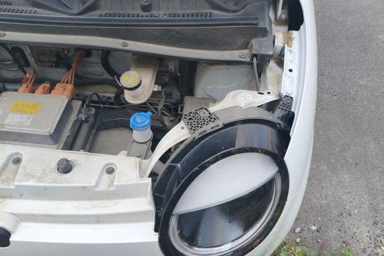 Used CHANGAN NEVO Lumin 2023 301km Honey Dew Edition Engine Bay Left