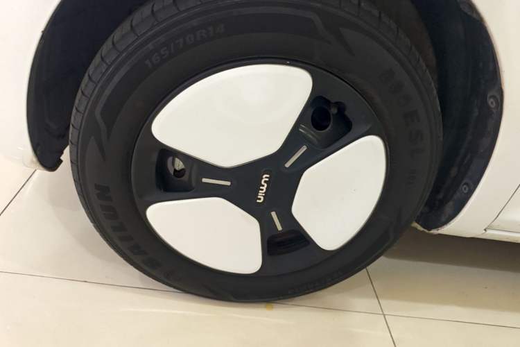 Used CHANGAN NEVO Lumin 2023 301km Honey Dew Edition Exterior 4