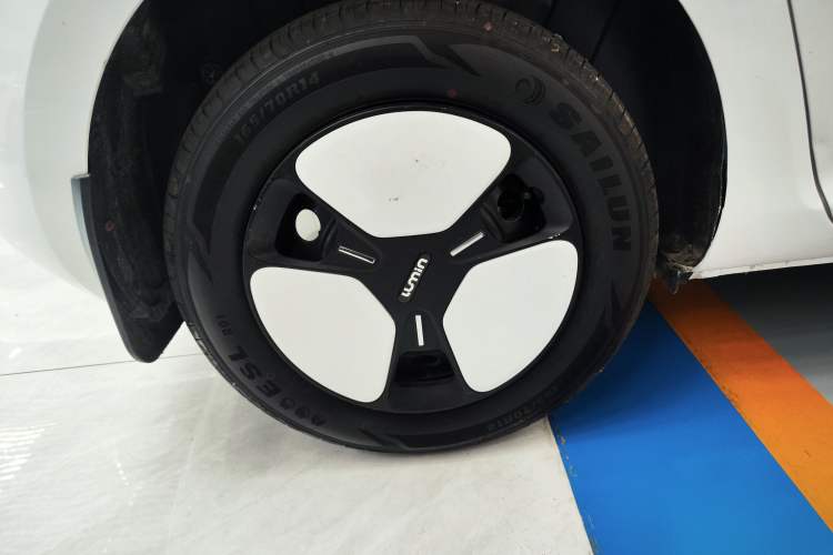 Used CHANGAN NEVO Lumin 2023 301km Honey Dew Edition Exterior 5