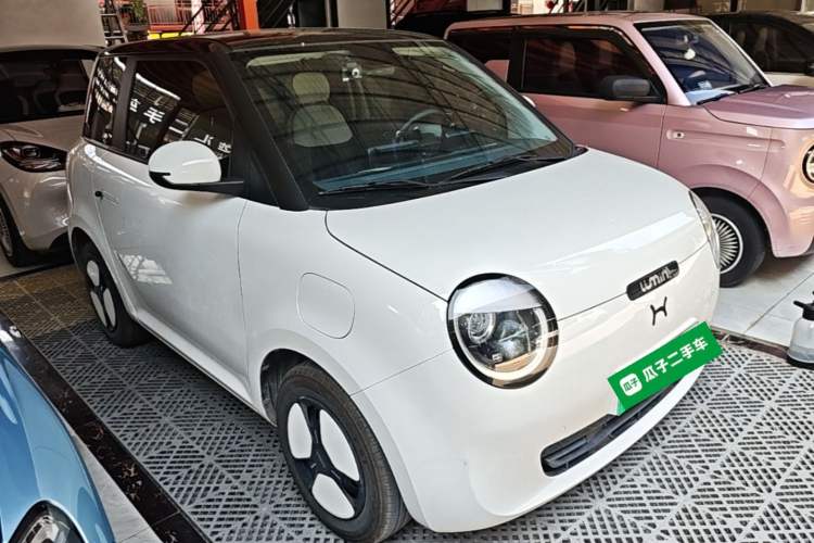 Used CHANGAN NEVO Lumin 2023 301km Honey Dew Edition Front Right 45 Deg